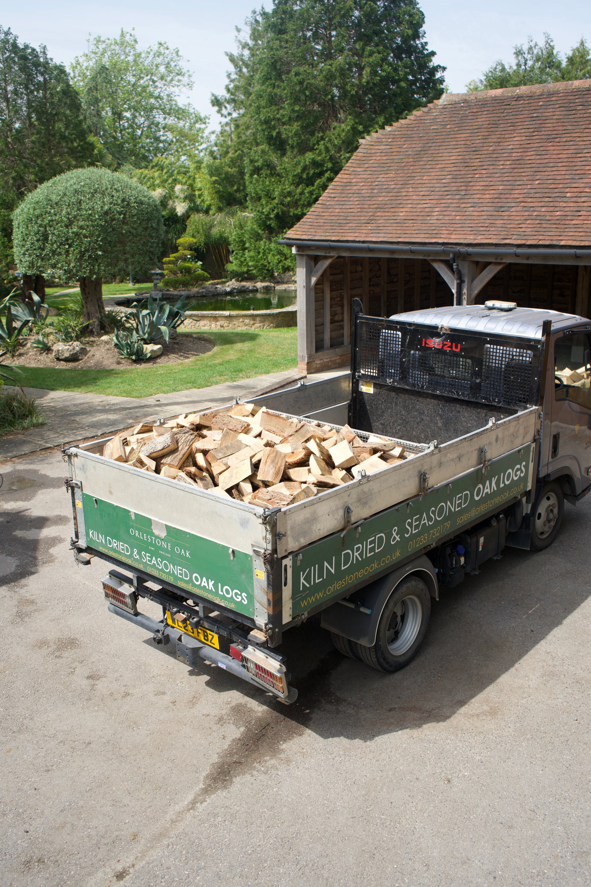 Kiln Dried Oak Logs 2m3 | 10" Long | 2-6" Thick