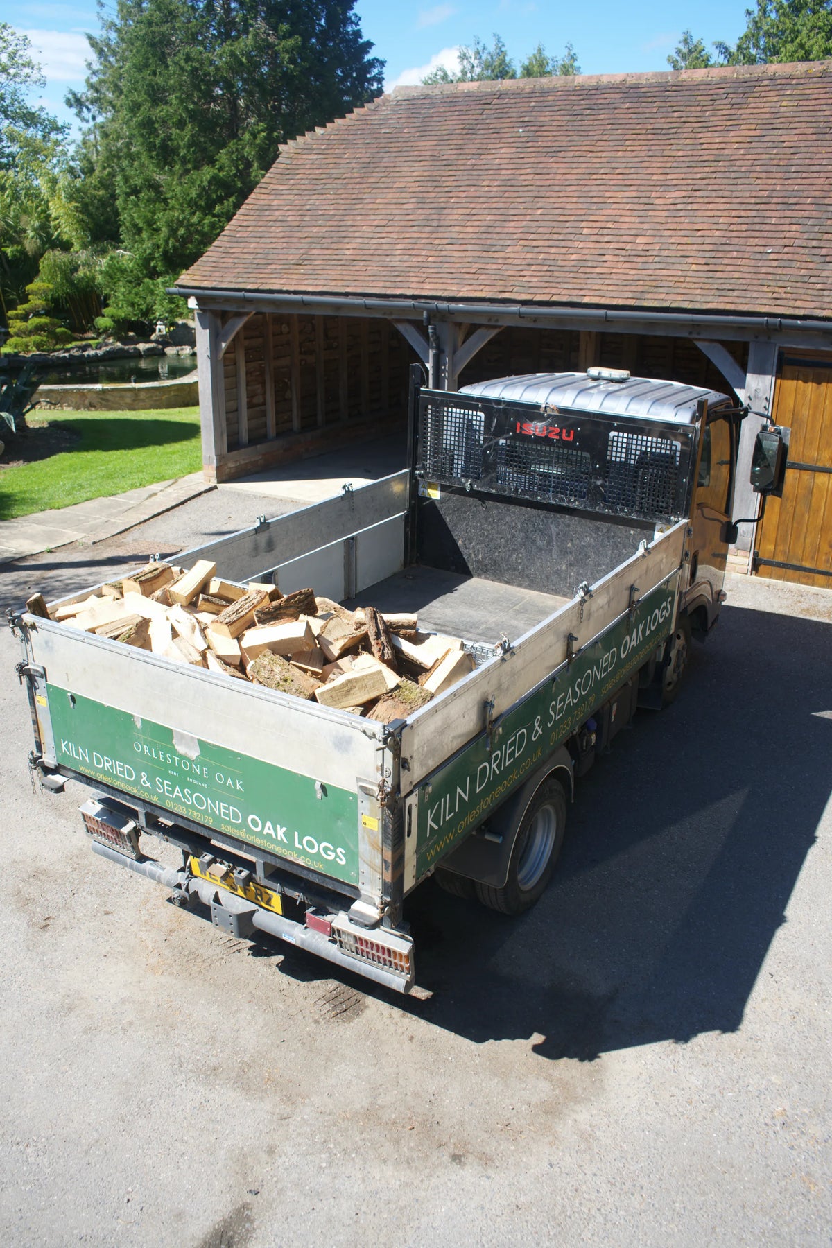 Kiln Dried Oak Logs 1m3 | 10" Long | 2-6" Thick