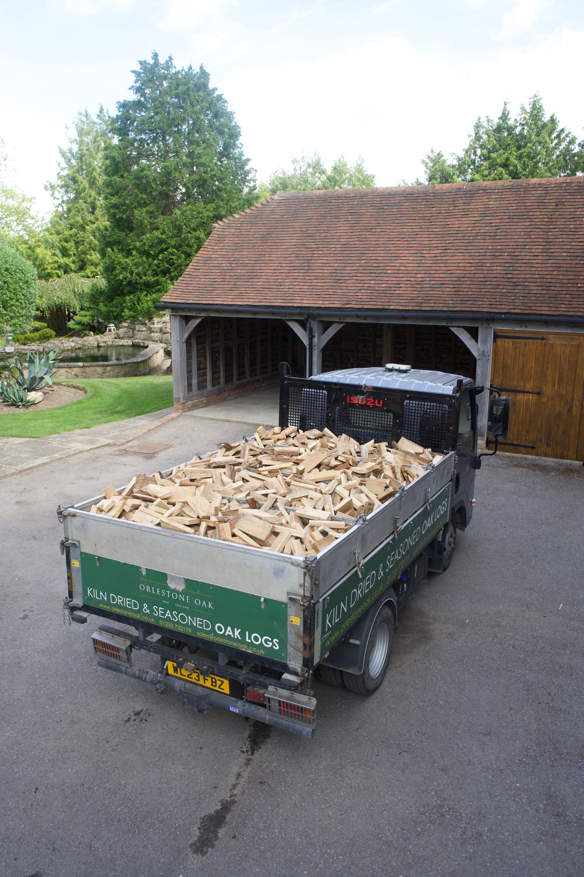 Kiln Dried Oak Offcuts 4m3 | 10-12" Long | 1-2" Thick