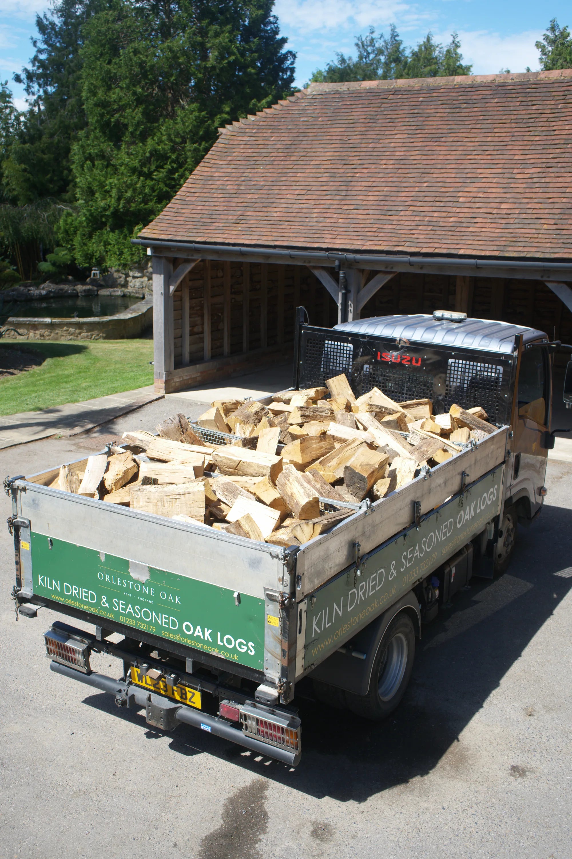 Kiln Dried Oak Chunkies 4m3 | 16" Long | up to 8" Thick